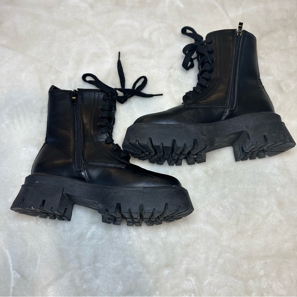 Olivia Miller Black Lace Up Faux Leather Combat Boots Size 7 - Picture 3 of 12